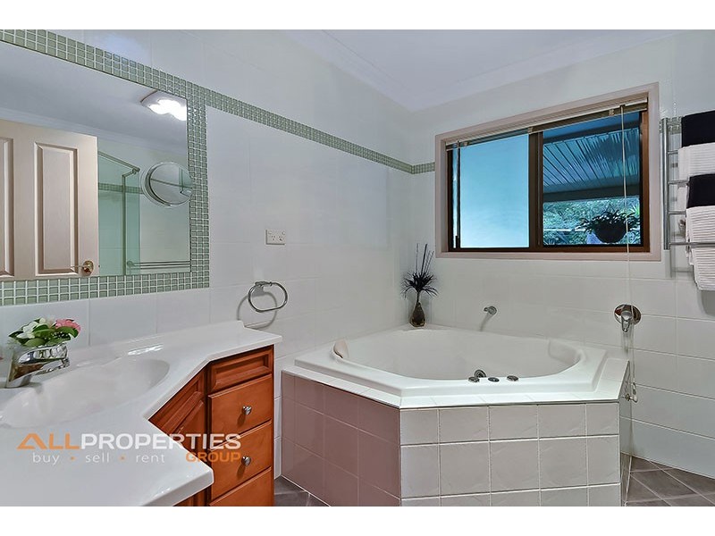 20 Castile Crescent, Holmview QLD 4207