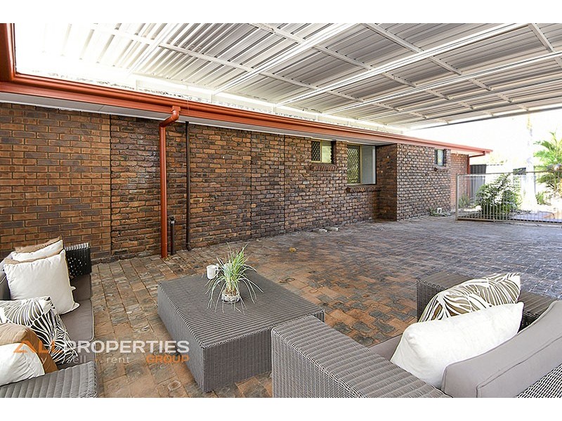 9 Spruce Street, Loganlea QLD 4131