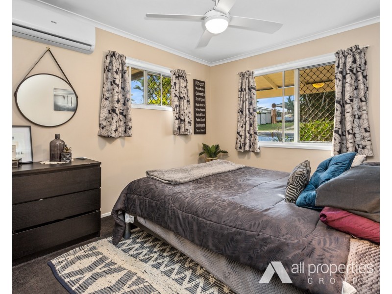 17 Conifer Street, Hillcrest QLD 4118