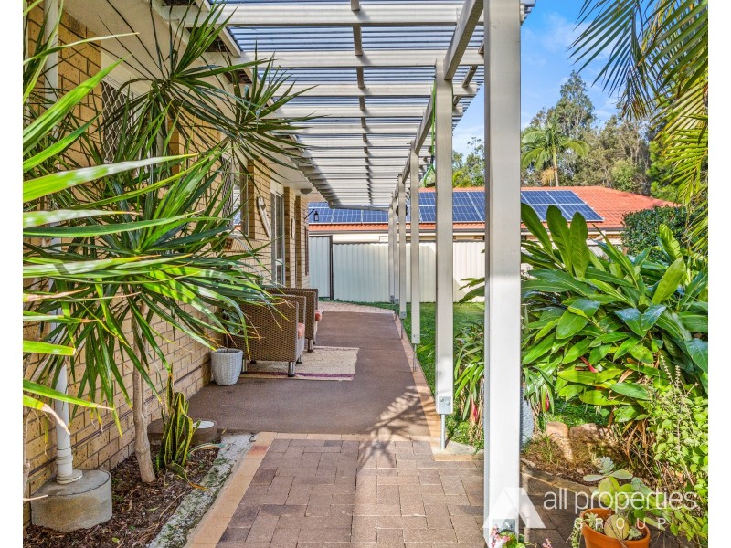 17 Conifer Street, Hillcrest QLD 4118