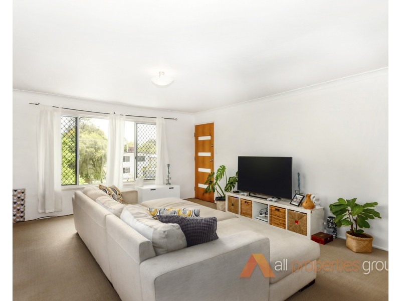 145 Aquarius Drive, Kingston QLD 4114