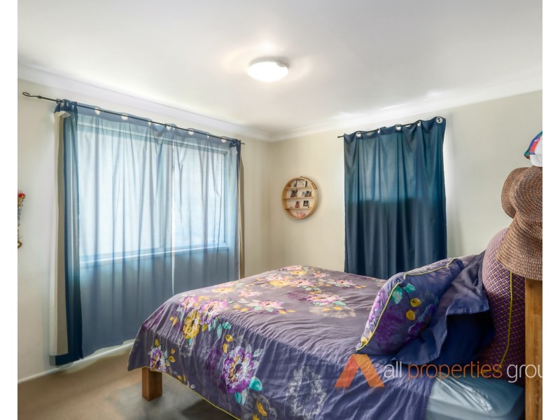 145 Aquarius Drive, Kingston QLD 4114