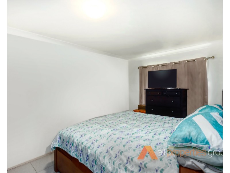 145 Aquarius Drive, Kingston QLD 4114