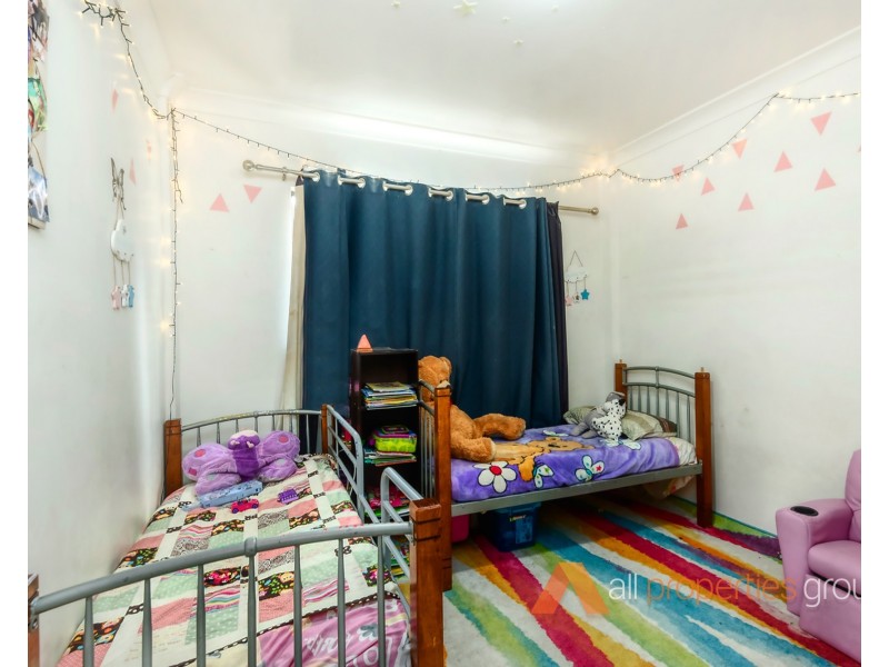 145 Aquarius Drive, Kingston QLD 4114