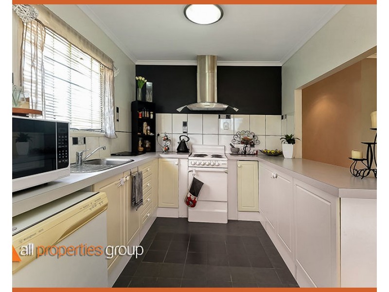 13 Candish St, Woodridge QLD 4114