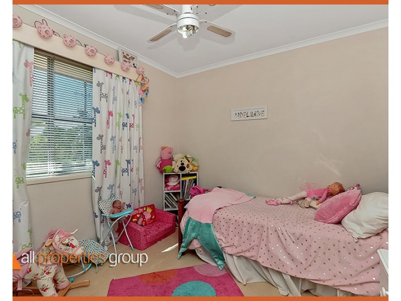 13 Candish St, Woodridge QLD 4114