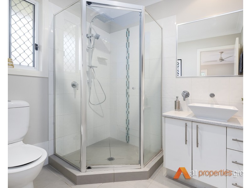 6 Mervyn Crescent, Redland Bay QLD 4165