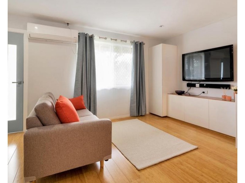 2/38 Imperial Parade, Labrador QLD 4215