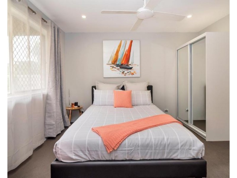 2/38 Imperial Parade, Labrador QLD 4215