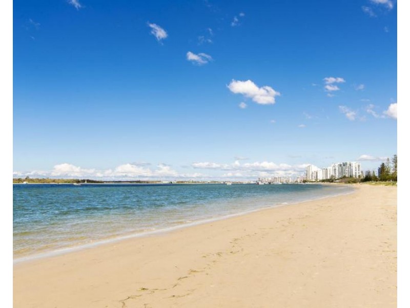 2/38 Imperial Parade, Labrador QLD 4215