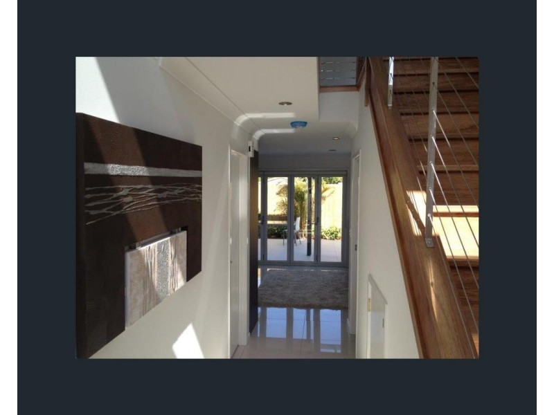 1/15 Fox Street, Wynnum QLD 4178