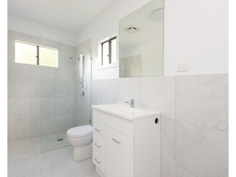 1B Deloraine Drive, Springwood QLD 4127