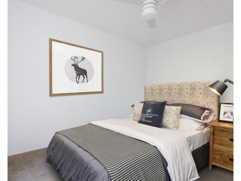 1B Deloraine Drive, Springwood QLD 4127