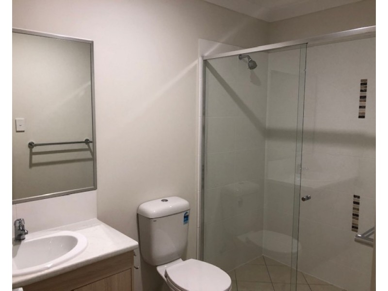 2/5 Creek Place, Park Ridge QLD 4125