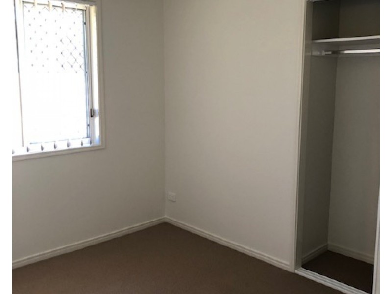 2/5 Creek Place, Park Ridge QLD 4125