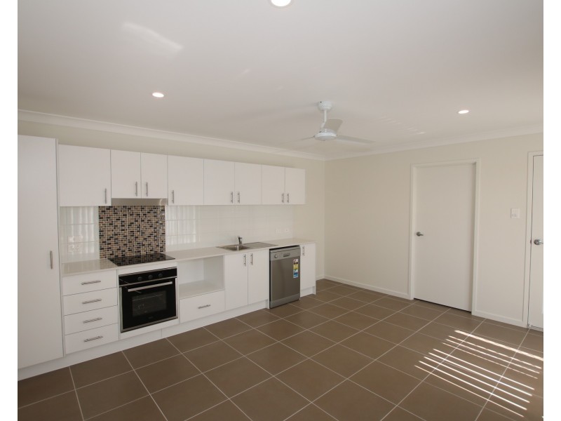 2/6 Ryrie Court, Park Ridge QLD 4125