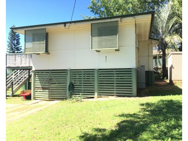 8 Poole Street, Leichhardt QLD 4305