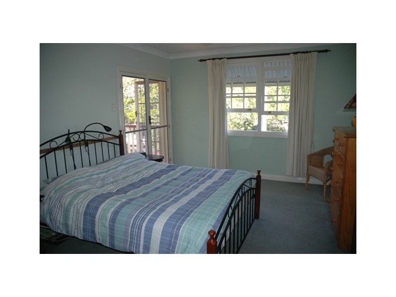 24 Thomas Street, Sherwood QLD 4075