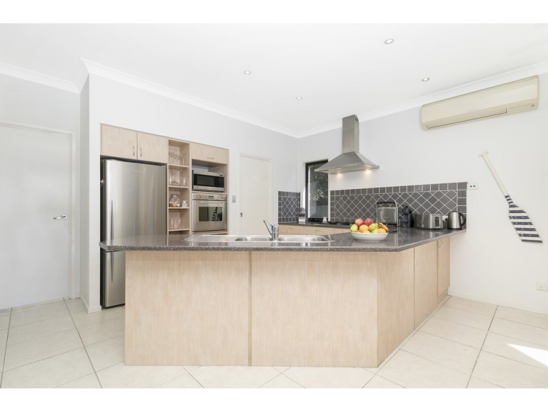 39 Pender Street, The Gap QLD 4061