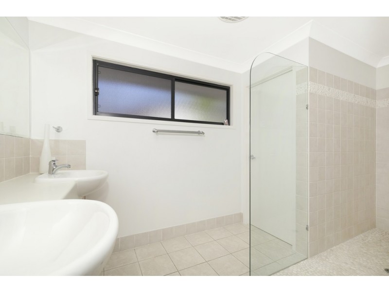 39 Pender Street, The Gap QLD 4061