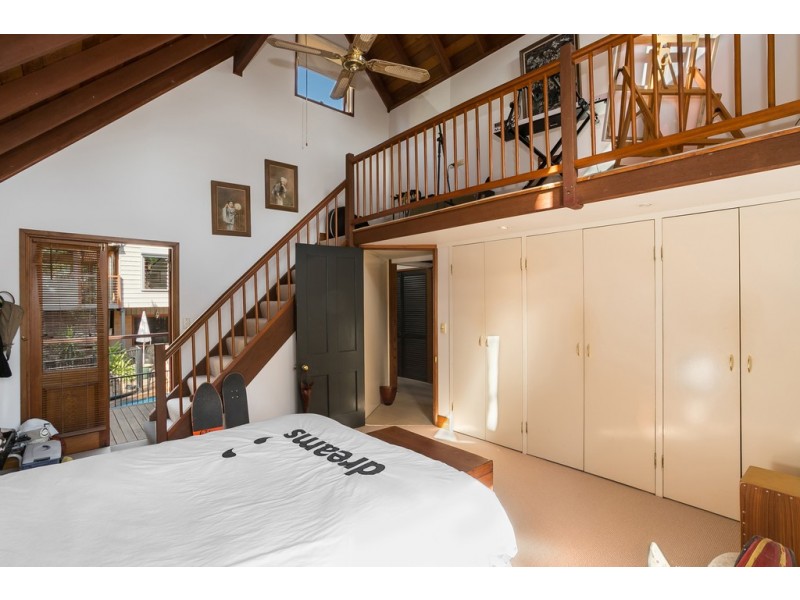 62 Orchard Terrace, St Lucia QLD 4067