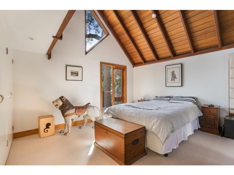 62 Orchard Terrace, St Lucia QLD 4067