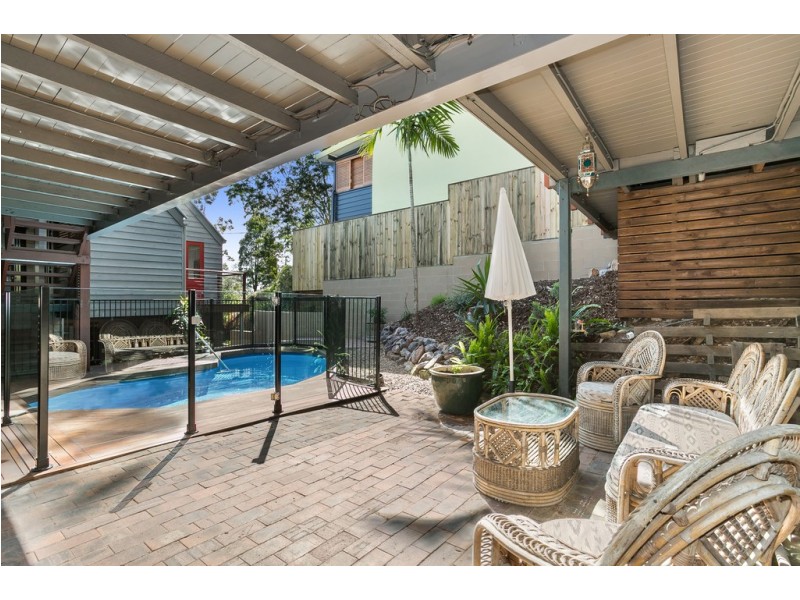 62 Orchard Terrace, St Lucia QLD 4067