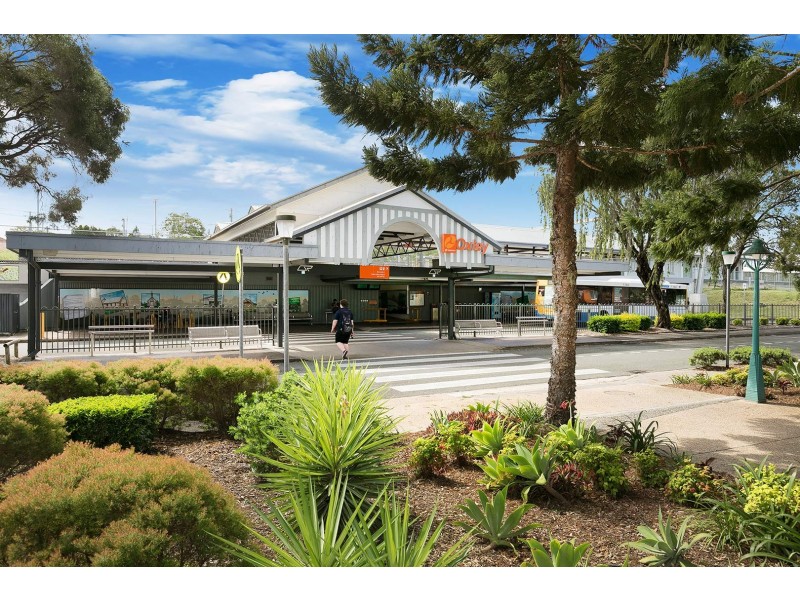 48 Cook Street, Oxley QLD 4075