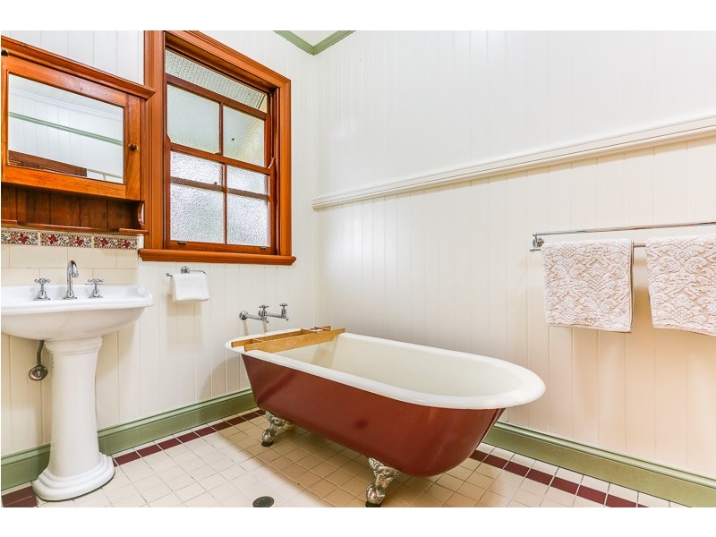 29 Evadne Street, Graceville QLD 4075
