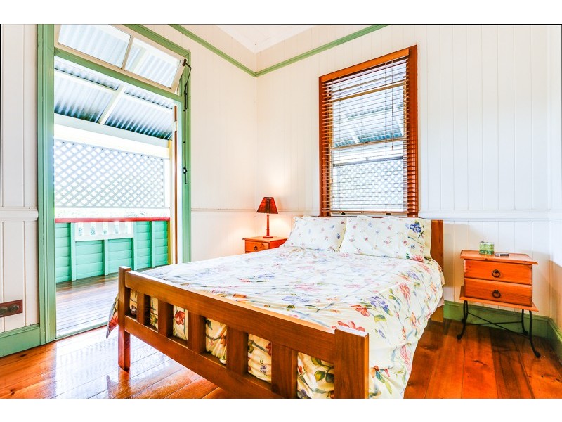 29 Evadne Street, Graceville QLD 4075