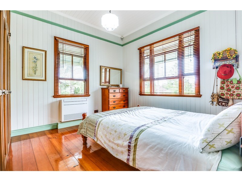 29 Evadne Street, Graceville QLD 4075