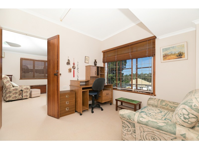 17 Hoskins Street, Sandgate QLD 4017