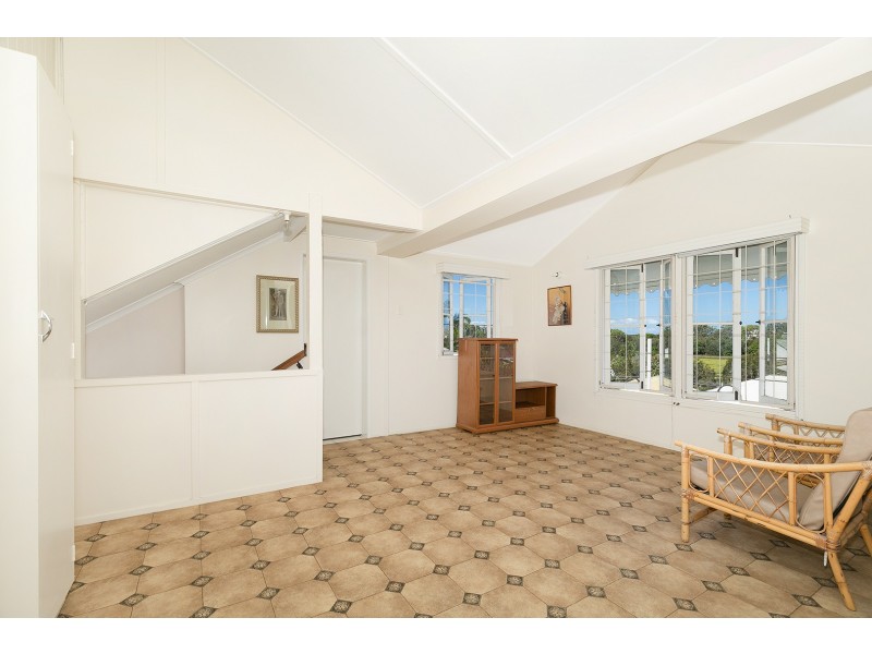 17 Hoskins Street, Sandgate QLD 4017