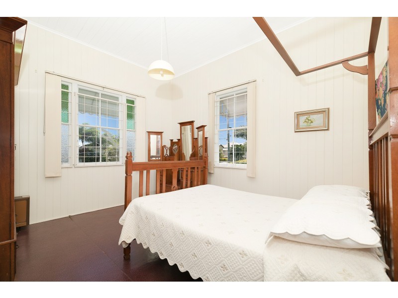 17 Hoskins Street, Sandgate QLD 4017