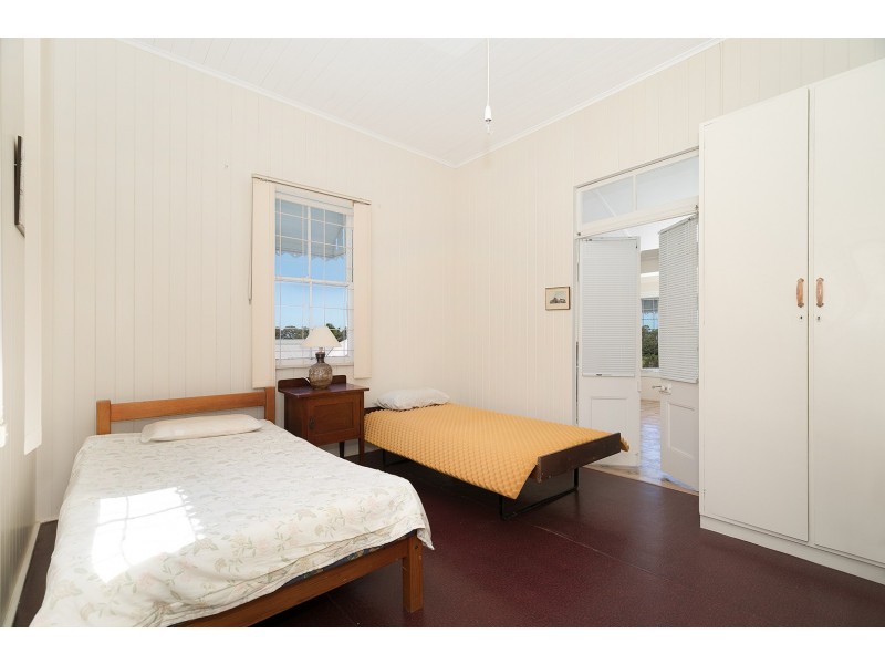 17 Hoskins Street, Sandgate QLD 4017