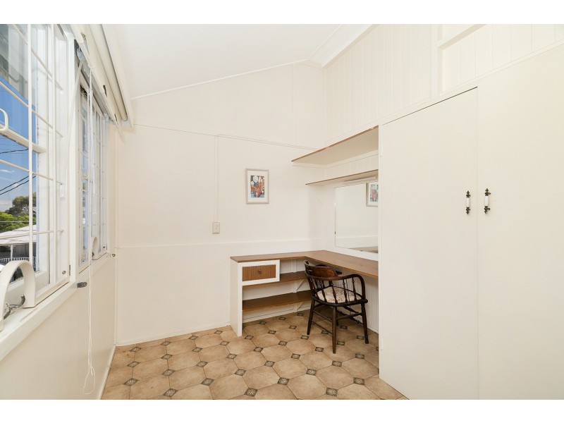 17 Hoskins Street, Sandgate QLD 4017