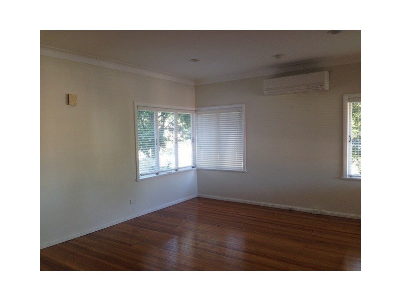 29 Haldane Street, Graceville QLD 4075