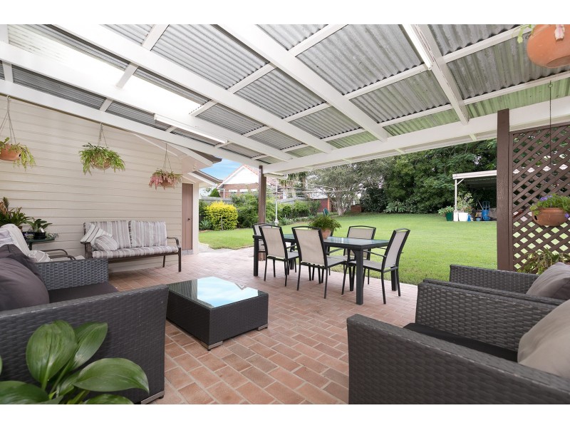 10 Lassie Street, Oxley QLD 4075