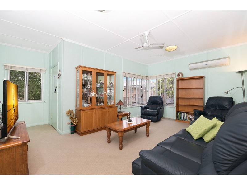 10 Lassie Street, Oxley QLD 4075