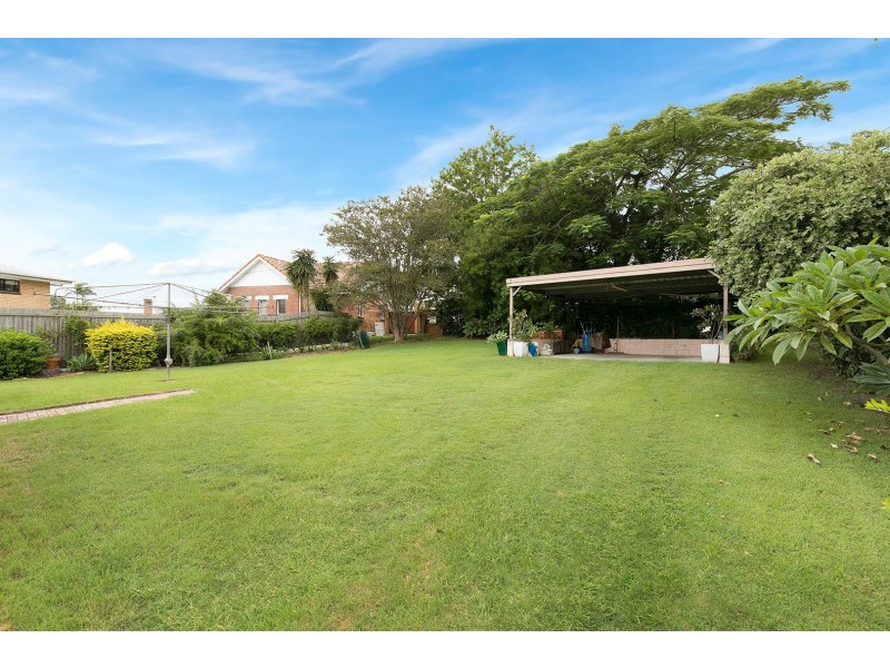 10 Lassie Street, Oxley QLD 4075