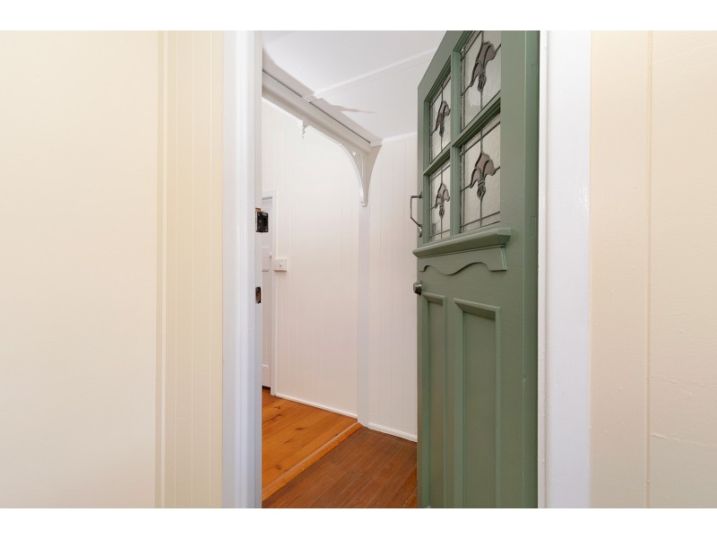 39 Addison Road, Graceville QLD 4075