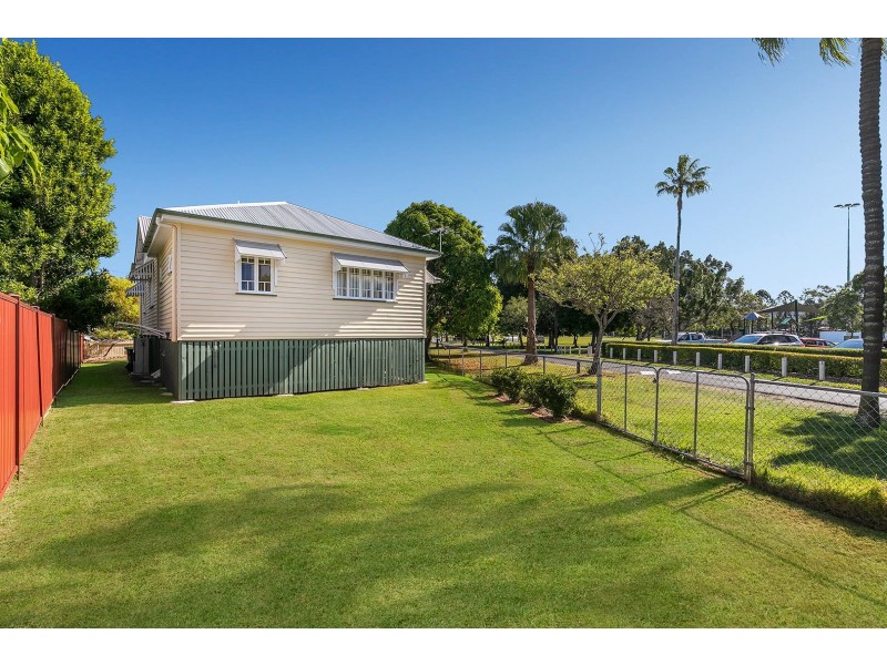 39 Addison Road, Graceville QLD 4075