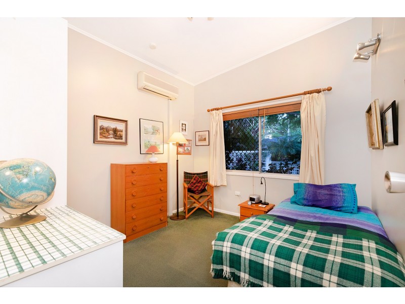 34 Blackstone Street, Indooroopilly QLD 4068