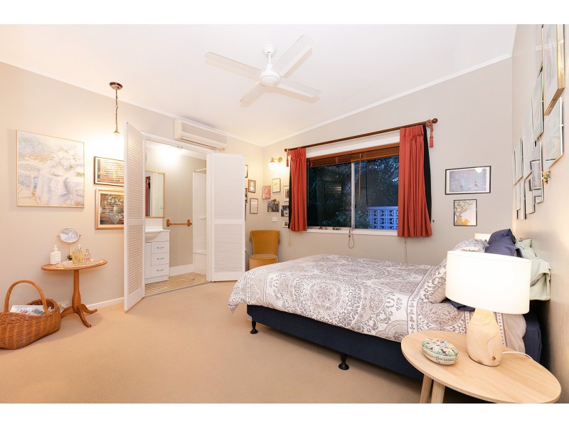 34 Blackstone Street, Indooroopilly QLD 4068