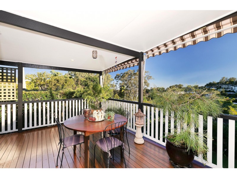 34 Blackstone Street, Indooroopilly QLD 4068