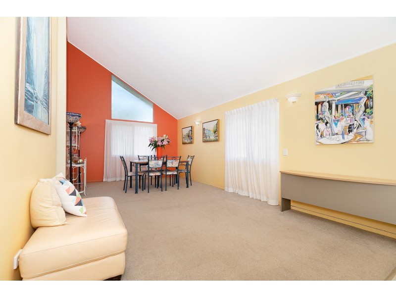 5 Oakington Street, Fig Tree Pocket QLD 4069