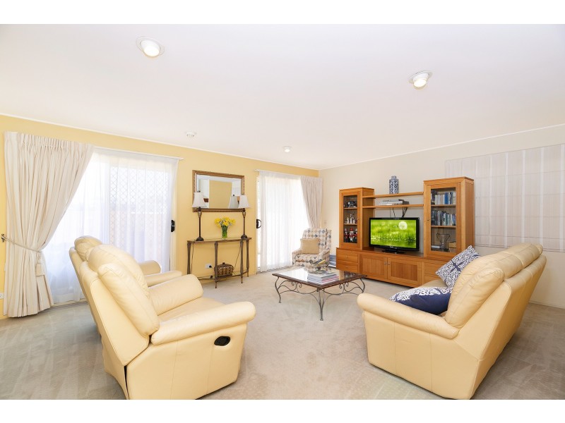 5 Oakington Street, Fig Tree Pocket QLD 4069