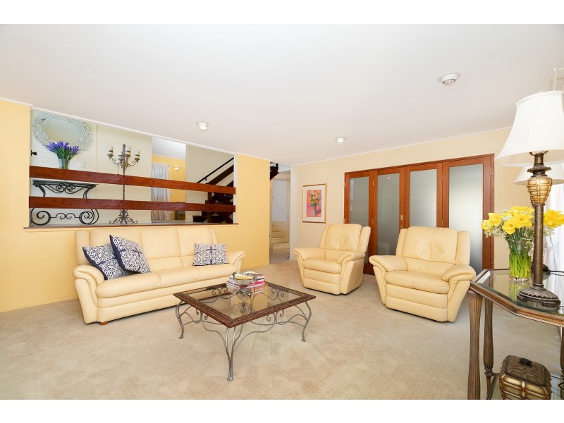 5 Oakington Street, Fig Tree Pocket QLD 4069