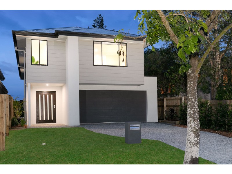 52 William Terrace, Oxley QLD 4075