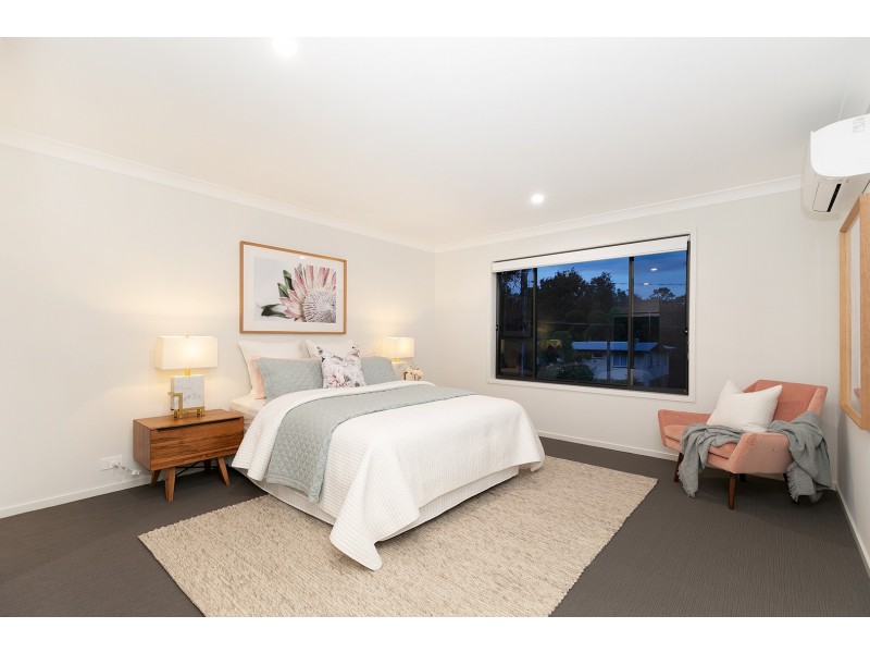 52 William Terrace, Oxley QLD 4075